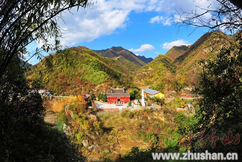 双台乡元坪村 深秋时节古寺赏景