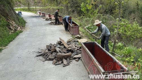 文峰乡建设乡村公路安保设施