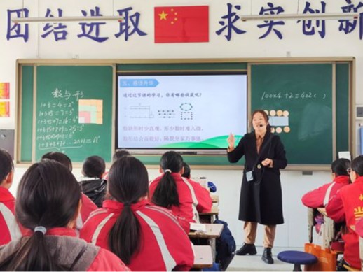 擂鼓镇小学：名师送课展风采  校际交流促提升